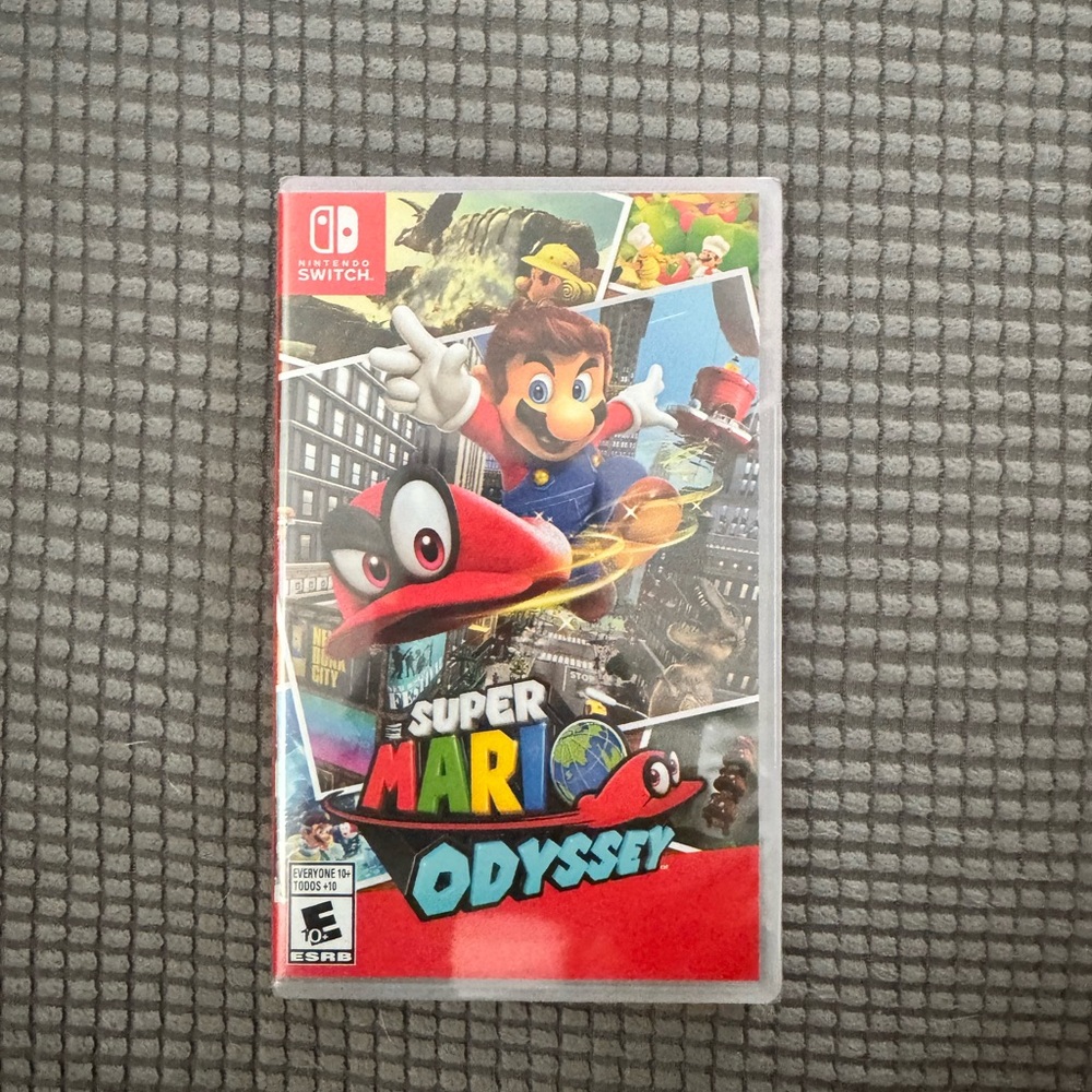 Nintendo Super Mario Odyssey - Red and Blue